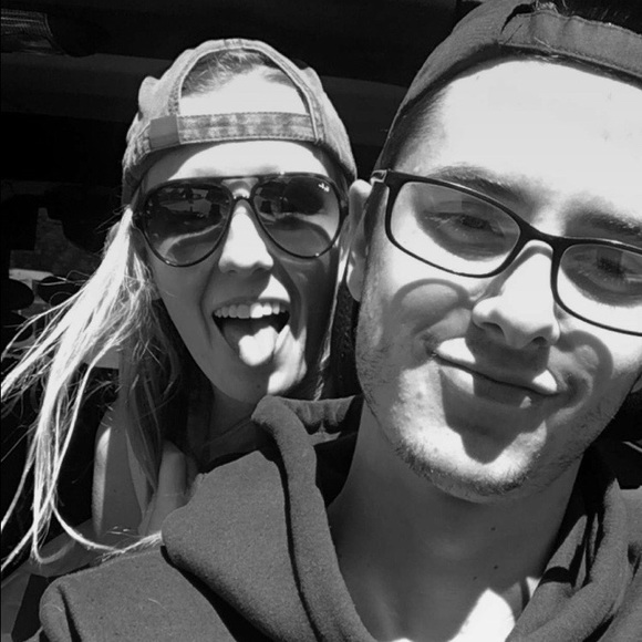 Austin Coyne - Poshmark Profile Picture of Austin Coyne (@aecoyne22) on Poshmark