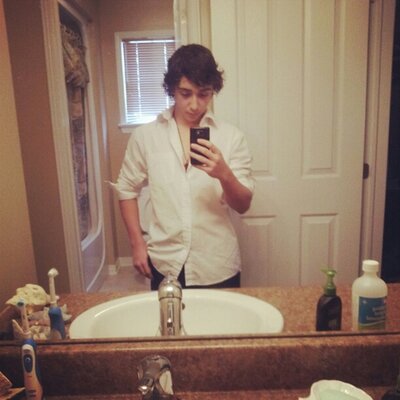 Profile Picture of Alexander Borrelli (@zander_borrelli) on Twitter