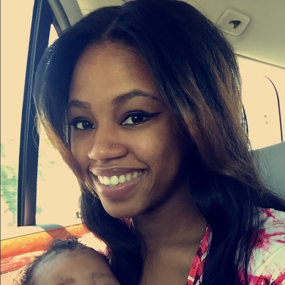 Profile Picture of Jonnequa Gilliam (@jonnequa21) on Poshmark