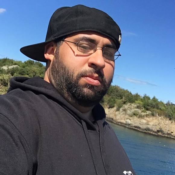 Profile Picture of Joe Araujo (@ecsc06) on Poshmark