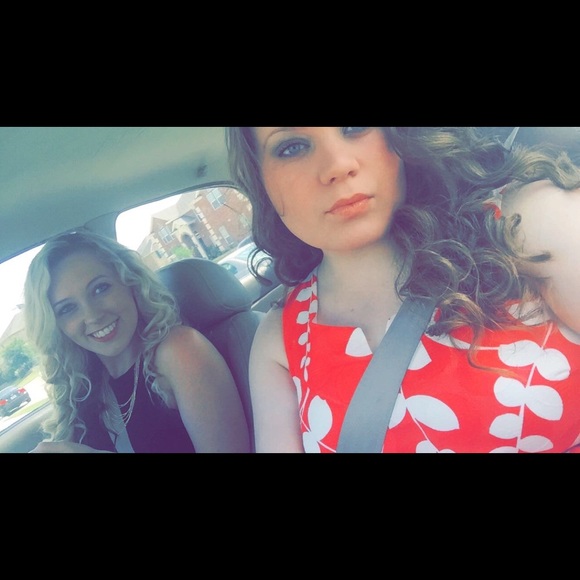 Profile Picture of Caitlin Tidwell (@cdtidwell98) on Poshmark