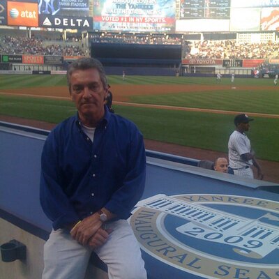 Profile Picture of Sean Sabol (@DaGreenDefender) on Twitter