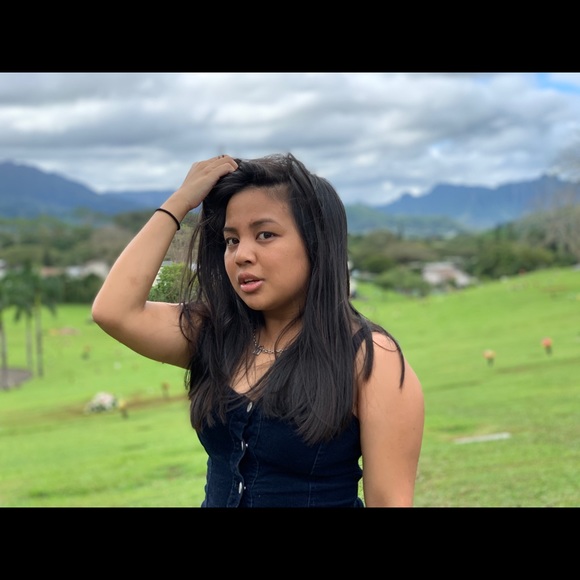 Profile Picture of Shyann Agbisit (@shychristina21) on Poshmark