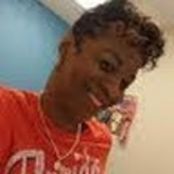 Shawnton Mickles - Poshmark Profile Picture of Shawnton Mickles (@samickles) on Poshmark