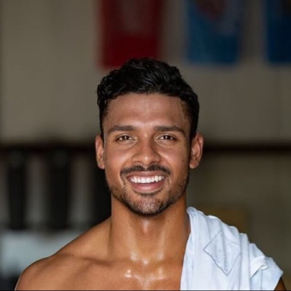 Profile Picture of Jonathan Banegas (@jonathanbanegas) on Poshmark