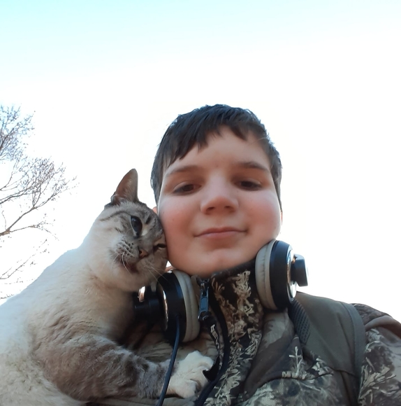 Profile Picture of Alex Kirkland (@alexkirkland469) on Poshmark