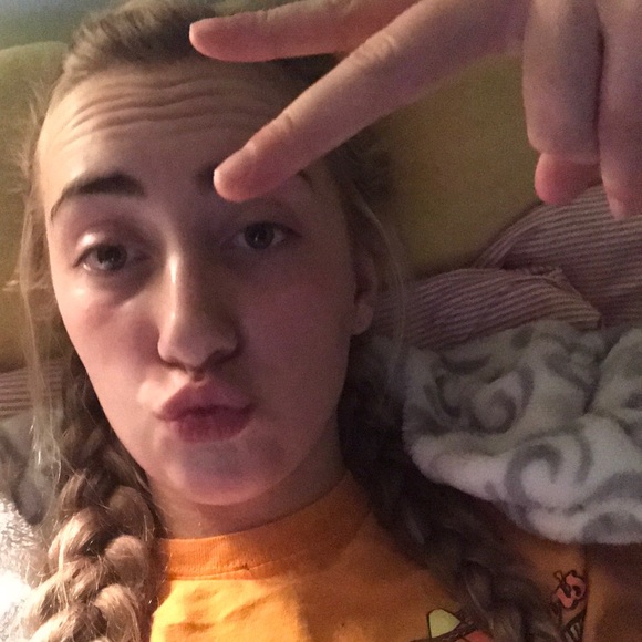 Profile Picture of Kendall Dyer (@kennydyer) on Poshmark