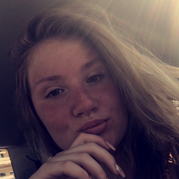Profile Picture of Kaitlyn Heckinger (@kheckinger) on Poshmark
