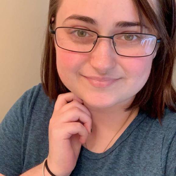 Profile Picture of Ashlea Neafus (@aneafus26) on Poshmark