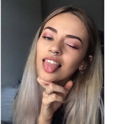 Profile Picture of Aimee Lafferty (@aimeelaff) on Twitter