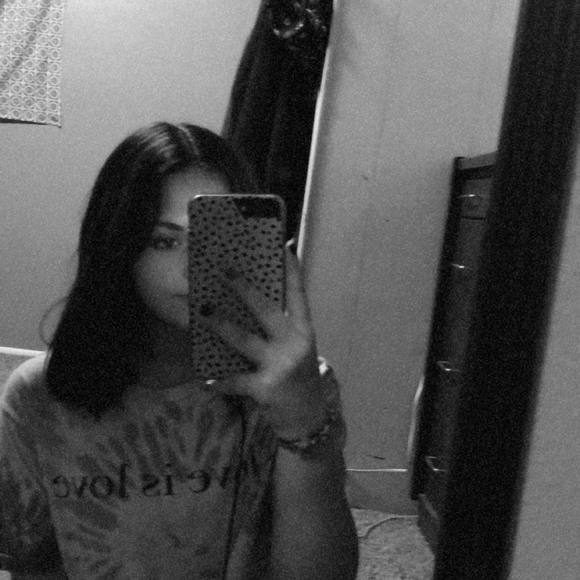 Katelynn Peterson - Poshmark Profile Picture of Katelynn Peterson (@katelynnpete850) on Poshmark