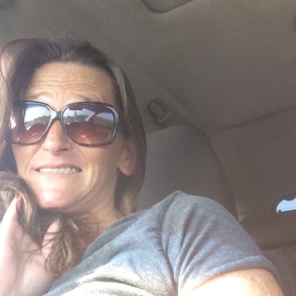 Profile Picture of Mina Atkins (@reneearkins) on Poshmark