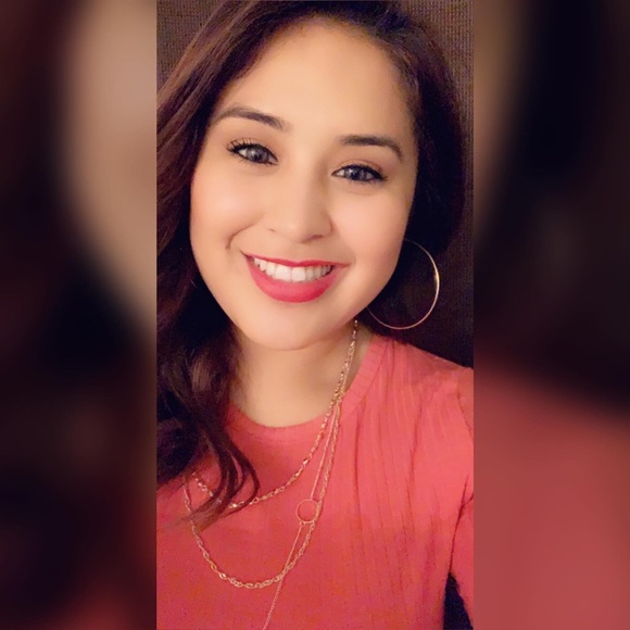 Profile Picture of Thelma Cadima (@melinacadima) on Poshmark