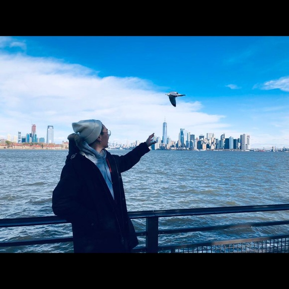 Xuekun Qi - Poshmark Profile Picture of Xuekun Qi (@interestingkun) on Poshmark