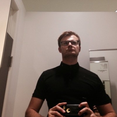 Profile Picture of Howie F Dewin/young Caine (@AbstractApples) on Twitter