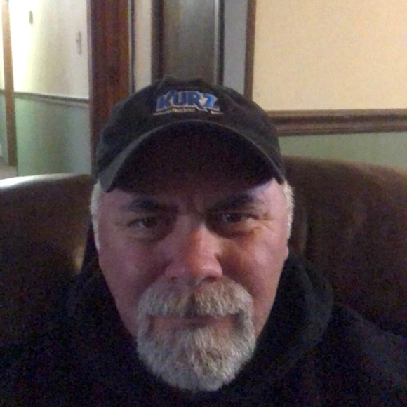 Profile Picture of Gary Gouvas (@groovygoovy) on Poshmark