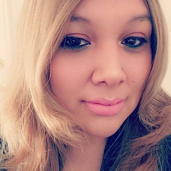 Profile Picture of Betsabeth Keswick (@bexita) on Poshmark