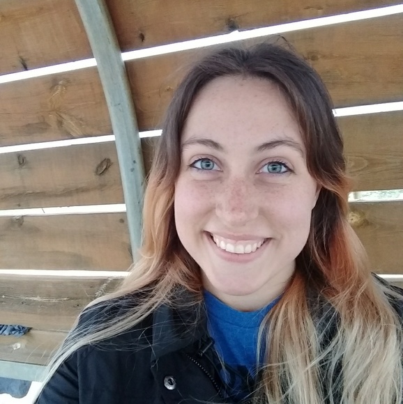 Profile Picture of Hanna Brabo (@hannabrabo) on Poshmark