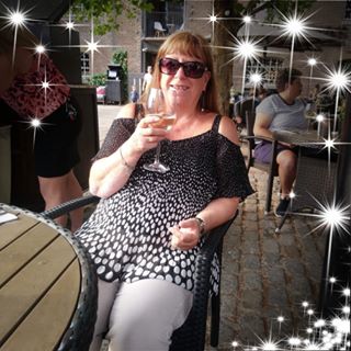 Profile Picture of Julia Swift (@julia.swift.1004) on Facebook