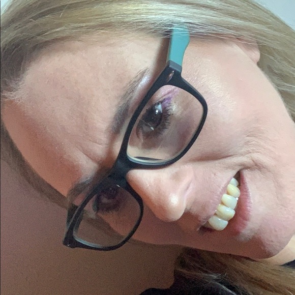 Profile Picture of Laquita Luthi (@laquita_luthi) on Poshmark