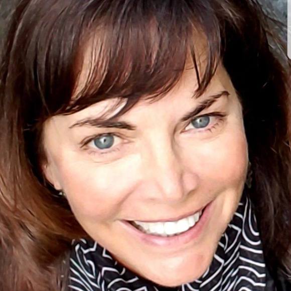 Profile Picture of Catherine Paonessa (@c_paonessa) on Poshmark