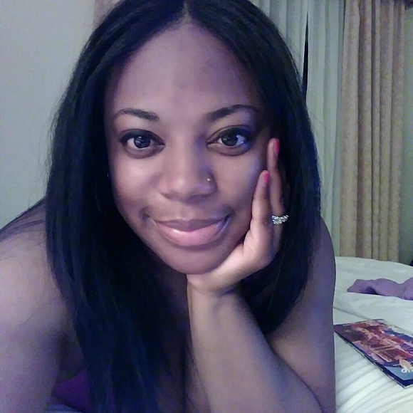 Profile Picture of Tianna Clark (@tmarieclark) on Poshmark