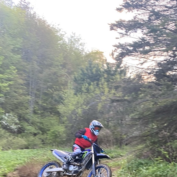 Profile Picture of Michael Gillis (@mcgilli1234567) on Poshmark