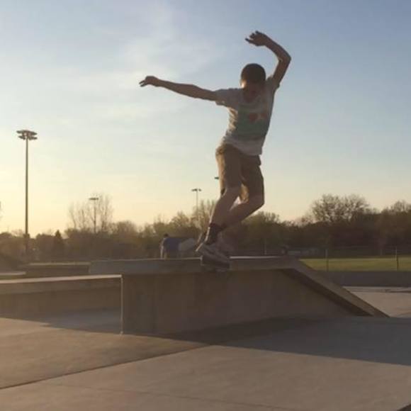 Profile Picture of Chris Silonis (@silonis21) on Poshmark