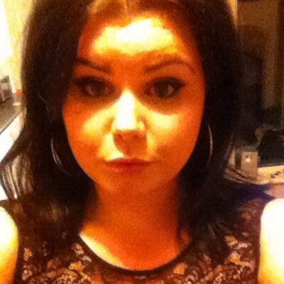 Profile Picture of Lauren Kelleher (@lauren_kell) on Twitter