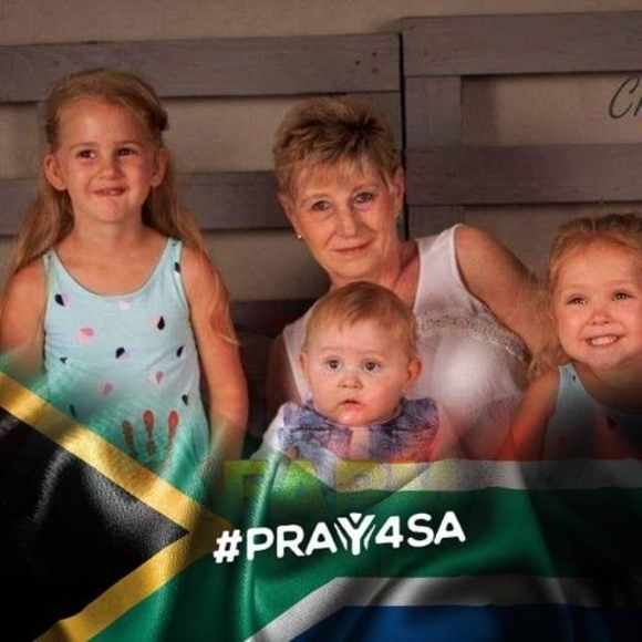 Profile Picture of Jennifer Lello (@jennifer_lello) on Poshmark