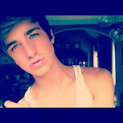 Profile Picture of Blake Sterling (@Blake__Sterling) on Twitter