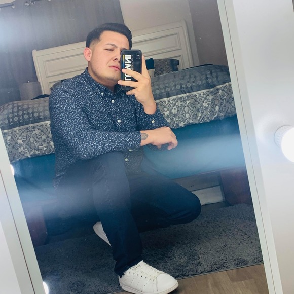Profile Picture of Jesse Frausto (@bigfraust54) on Poshmark