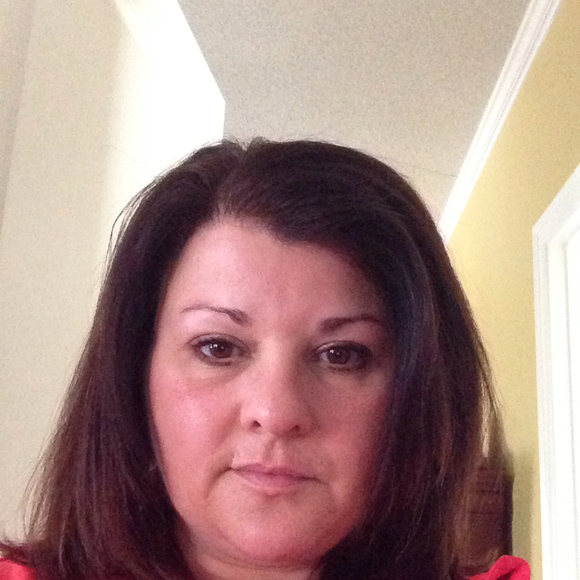 Profile Picture of Karen Reetz (@lreetz) on Poshmark