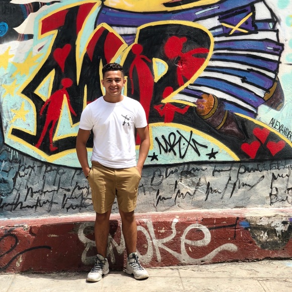 Profile Picture of Daniel Pena (@daniel_pena) on Poshmark