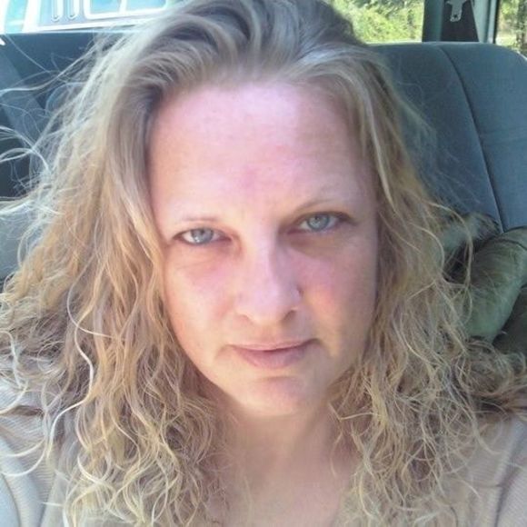 Profile Picture of Cindy Thomas summitt (@csummitt68) on Poshmark