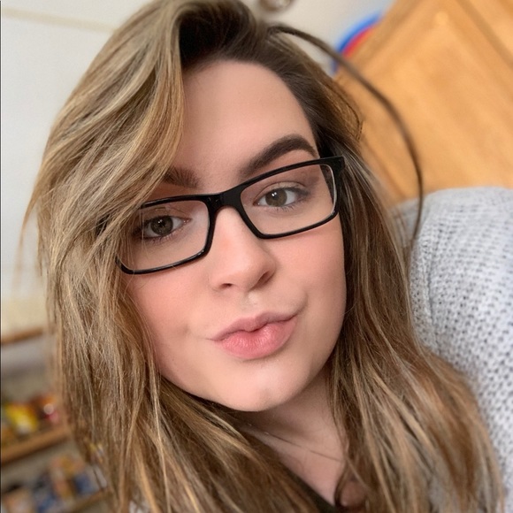 Profile Picture of Breanna Fetterly (@breefetterly) on Poshmark