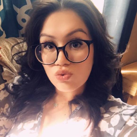 Profile Picture of Danielle Perry (@danper369) on Poshmark