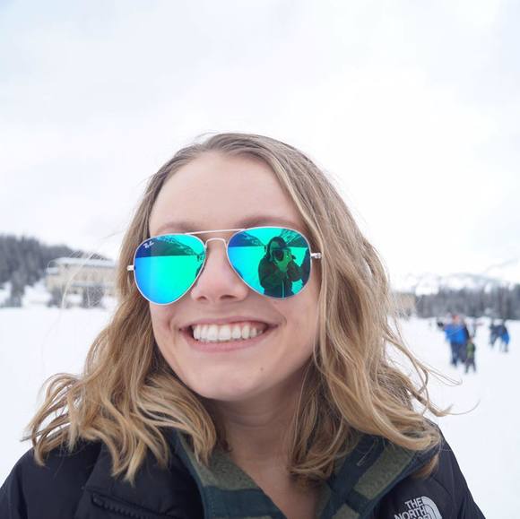 Profile Picture of Rachel Harbison (@rachelharbison2) on Poshmark