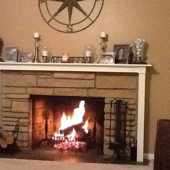 Profile Picture of Lynda Hillpot (@lynda1104) on Poshmark