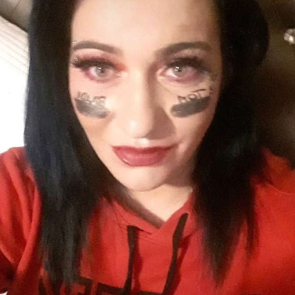 Profile Picture of Erica Doerr (@ericavohn) on Poshmark