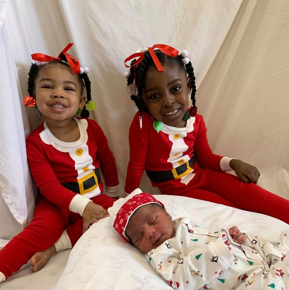 Profile Picture of Jina Weichmann (@jinamarie) on Poshmark