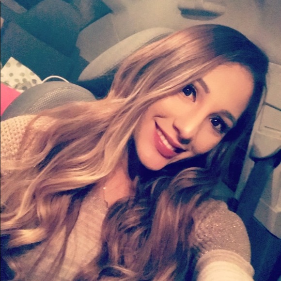 Profile Picture of Mayra Maldonado (@mayraalexndra) on Poshmark