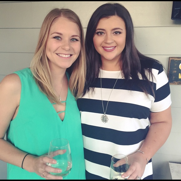 Profile Picture of Yvette Tabary (@yvettetab) on Poshmark