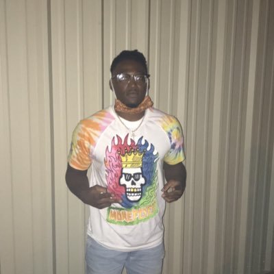 Profile Picture of HOoDwOlF 🐶Sanchez  🌚 ⛽️ (@CalvinBryant_) on Twitter
