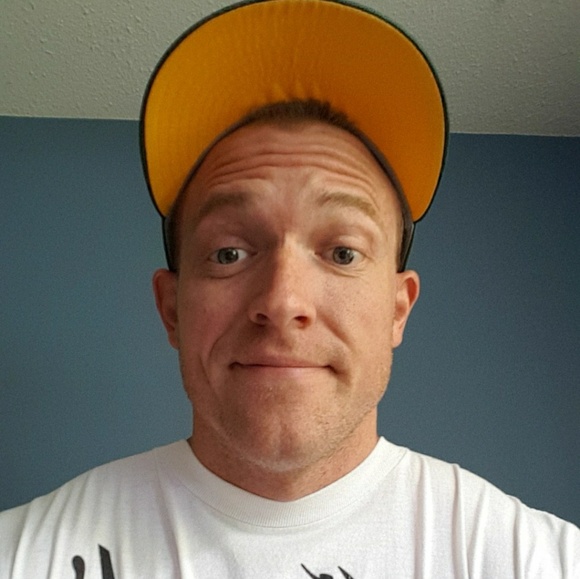 Profile Picture of Kevin Sutherland (@kfgsutherland) on Poshmark