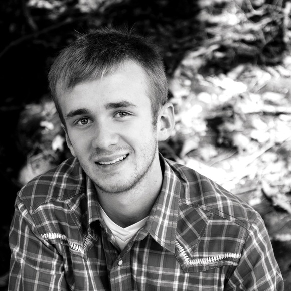 Profile Picture of Levi Thompson (@levi_thompson) on Poshmark