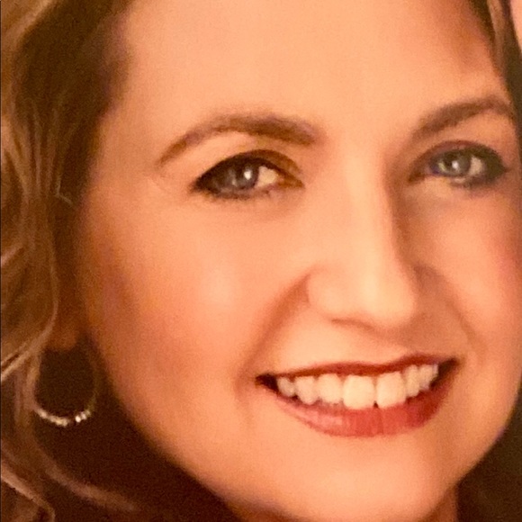 Profile Picture of Lacey Clark (@lllclark) on Poshmark