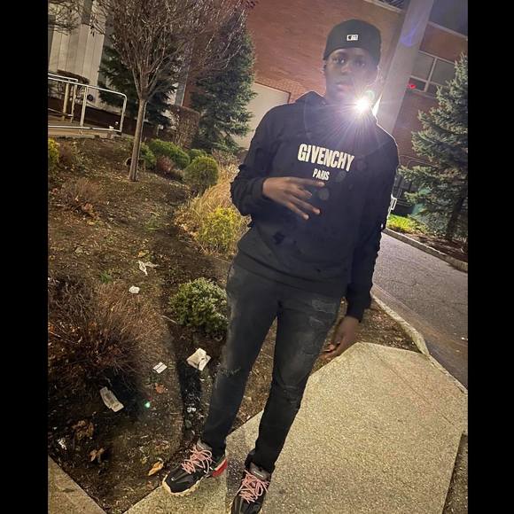 Profile Picture of Abdou Diop (@cheikhounaelite) on Poshmark