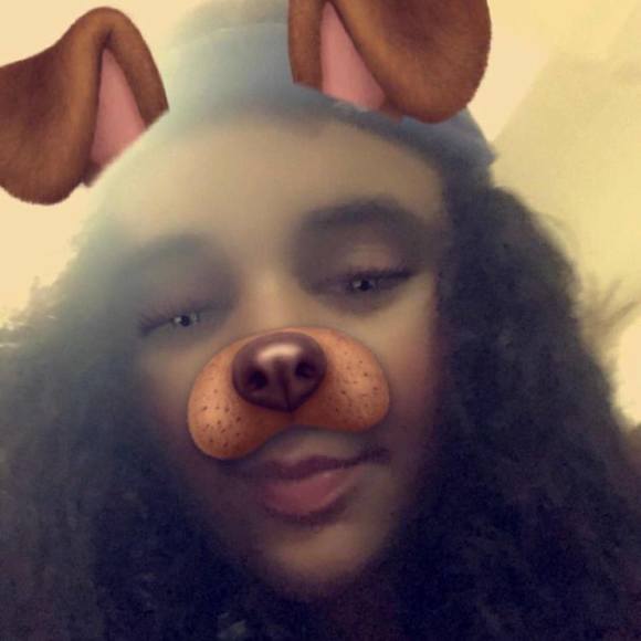 Profile Picture of Jismely Arias (@jismelyarias) on Poshmark