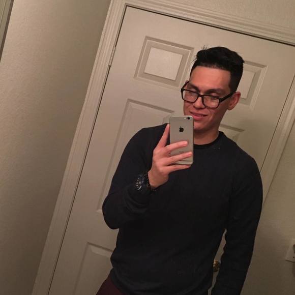 Profile Picture of Jonathan Zamora (@jz04) on Poshmark